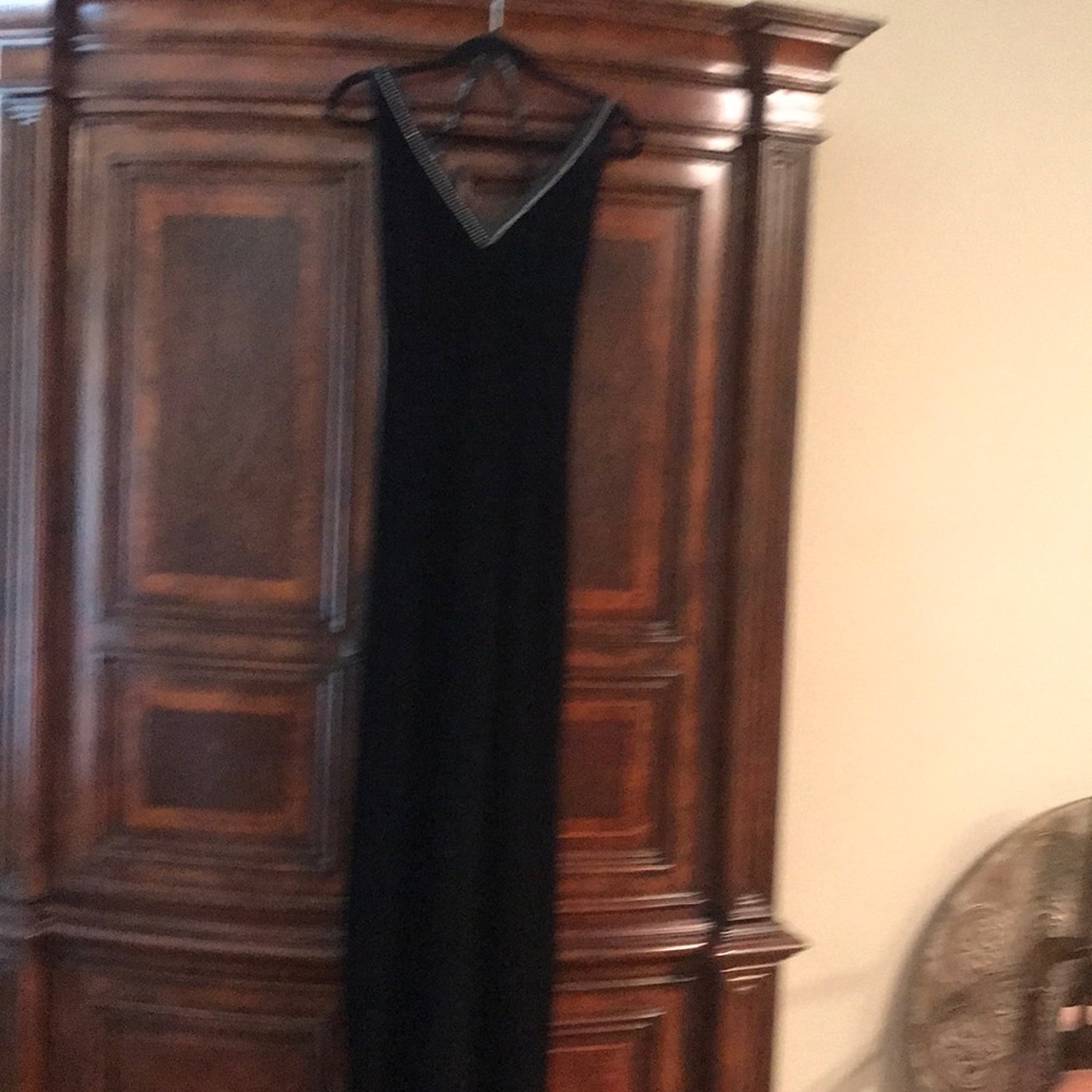 Jeffrey and Dara Black Velvet Formal- Size 8